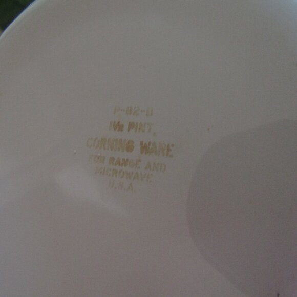 Set of 2 - Corning Ware Blue Cornflower Handled Sauce Pans P- 82- B, 1-1/2 Pint - Picture 4 of 6